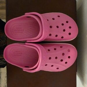 CROCS Bayaband Iconic Comfort Clogs Pink and White clogs - Excellent Condition